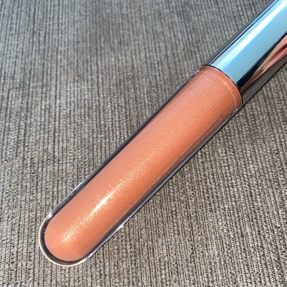 Never Used Becca Lip Gloss - Picture 3 of 3